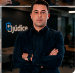 Inicio profissional na área de tecnologia para o direito